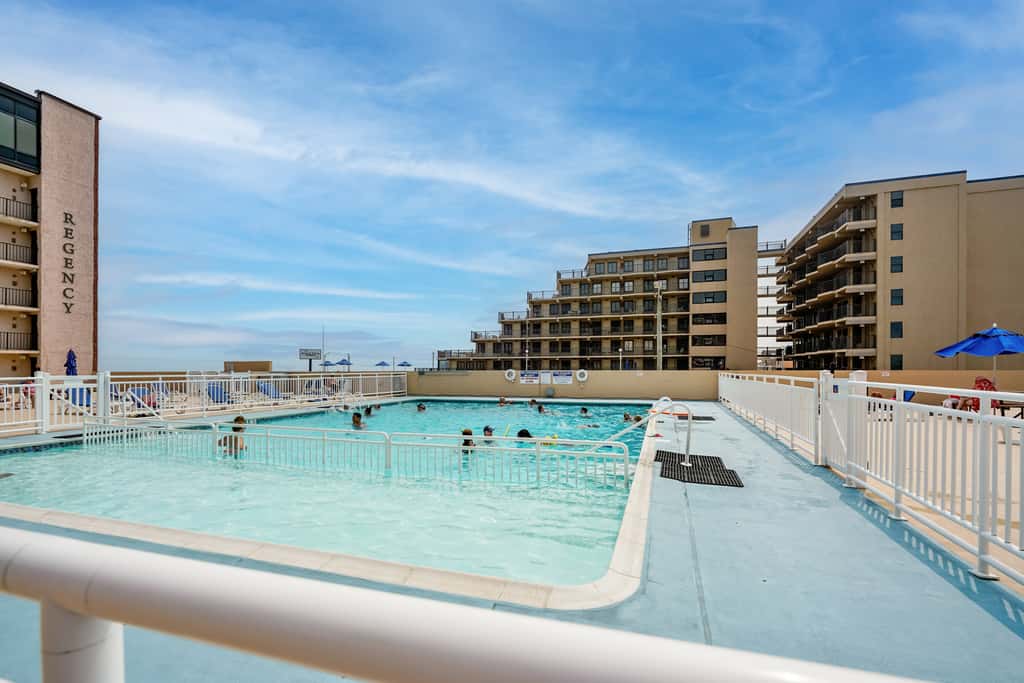 Beachfront Fourth-Floor Condo w/ Community Pool!