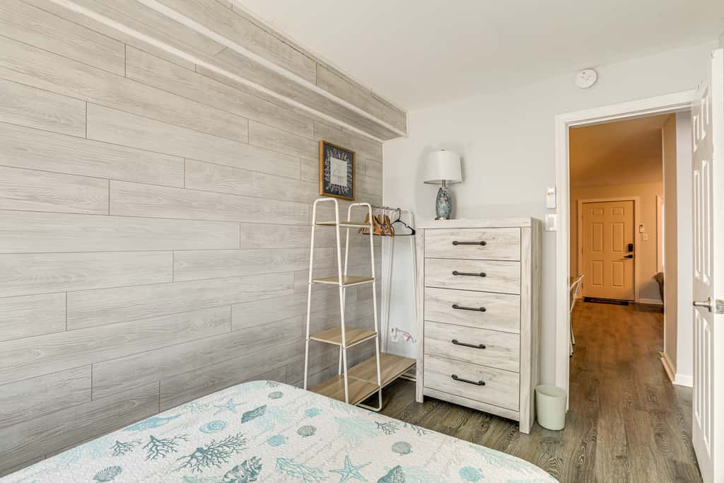 Wildwood Condo: Community Pool, Walk to Beach!