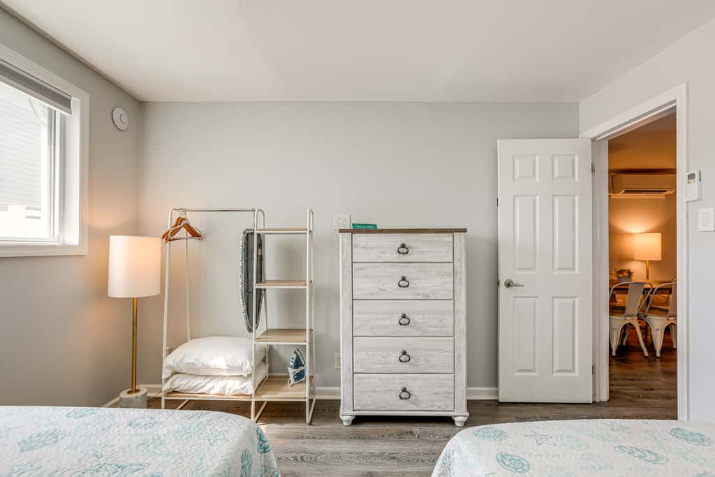 Wildwood Condo: Community Pool, Walk to Beach!