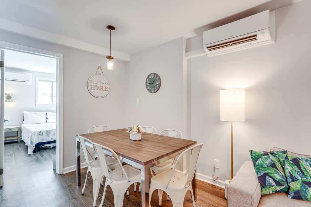 Wildwood Condo: Community Pool, Walk to Beach!