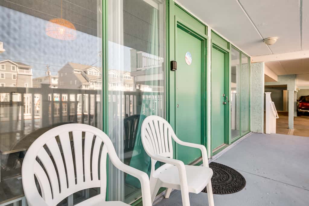 Beachfront Wildwood Crest Condo w/ Pool Access!