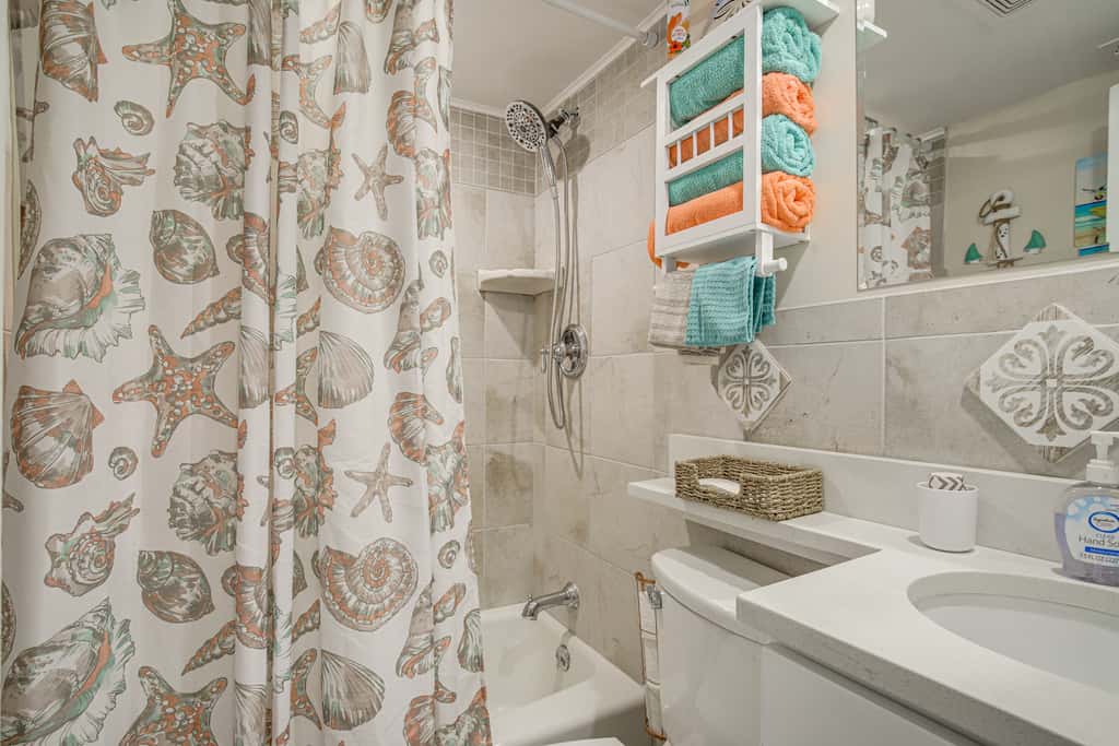 Wildwood Crest Condo w/ Pool & Beach Access!