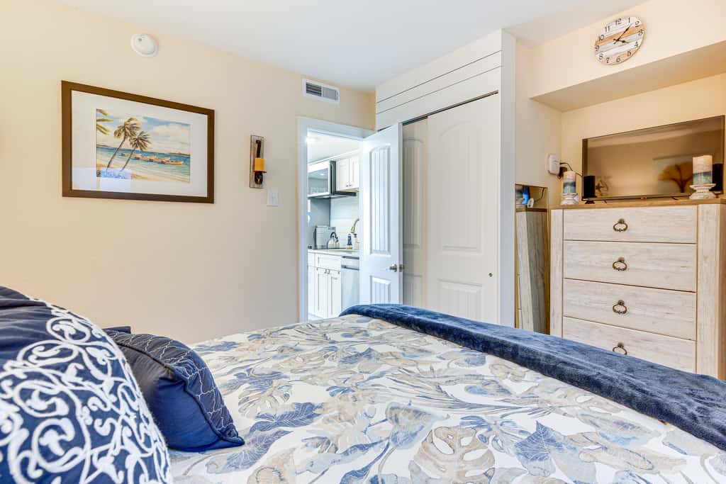 Wildwood Crest Condo w/ Pool & Beach Access!