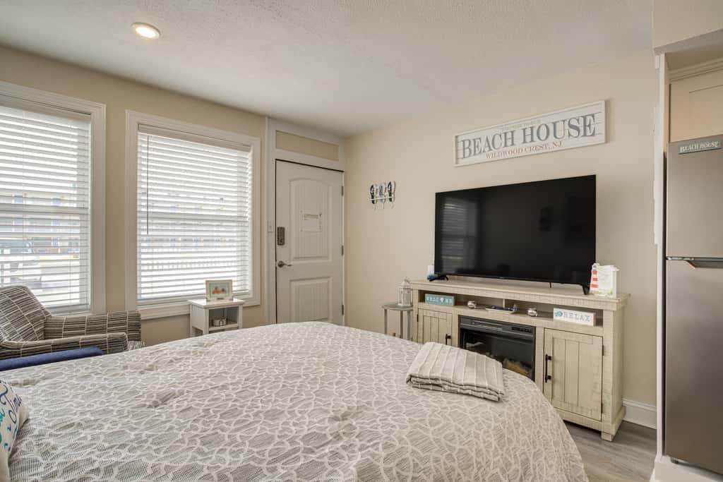 Wildwood Crest Condo w/ Pool & Beach Access!