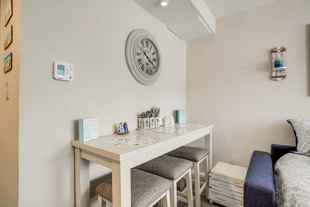 Wildwood Crest Condo w/ Pool & Beach Access!