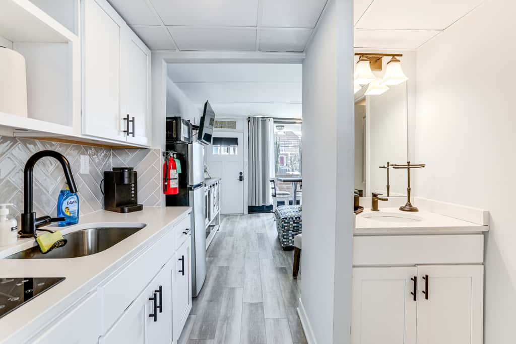 2 Blocks to Beach: Modern Condo in North Wildwood!