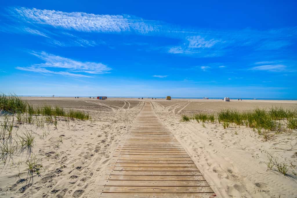 Walk to Shore: Wildwood Crest Studio w/ Pool View!