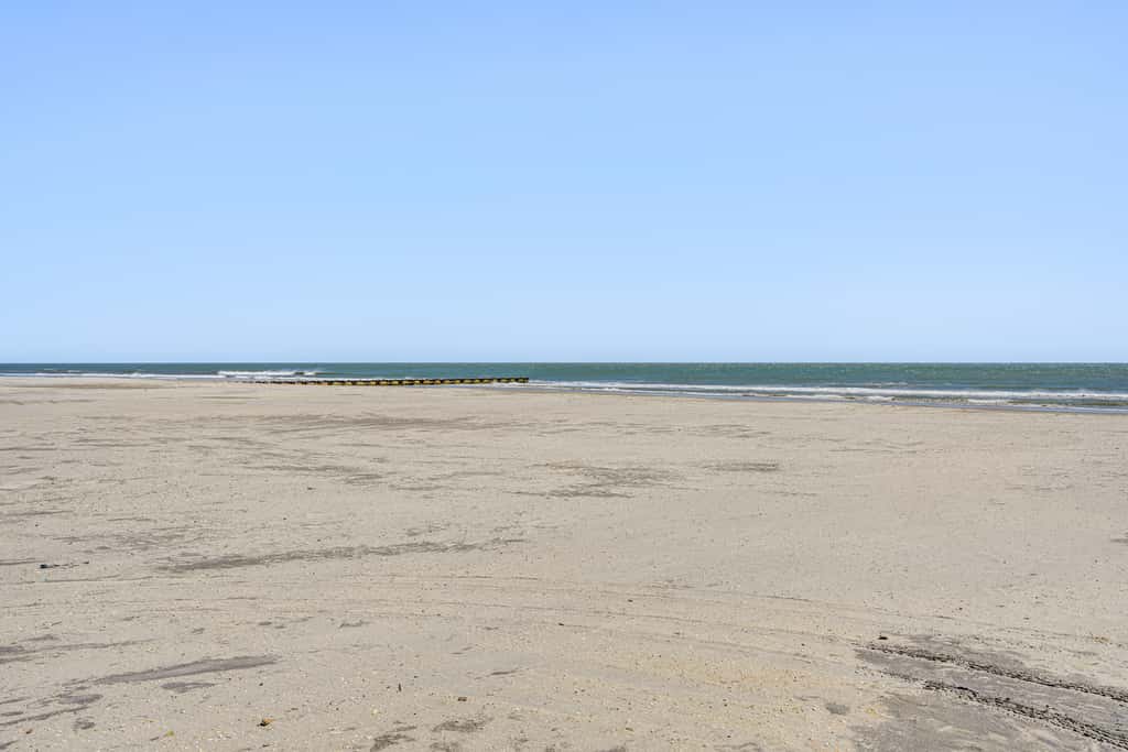 Walk to Beach: North Wildwood Condo w/ Pool Access