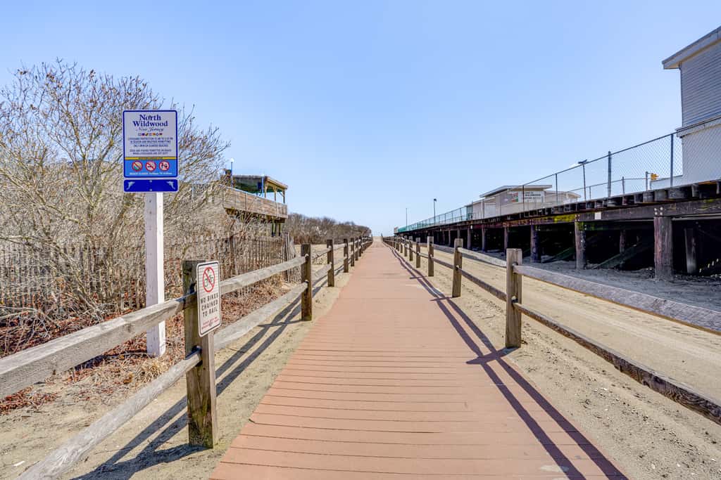 Walk to Beach: North Wildwood Condo w/ Pool Access
