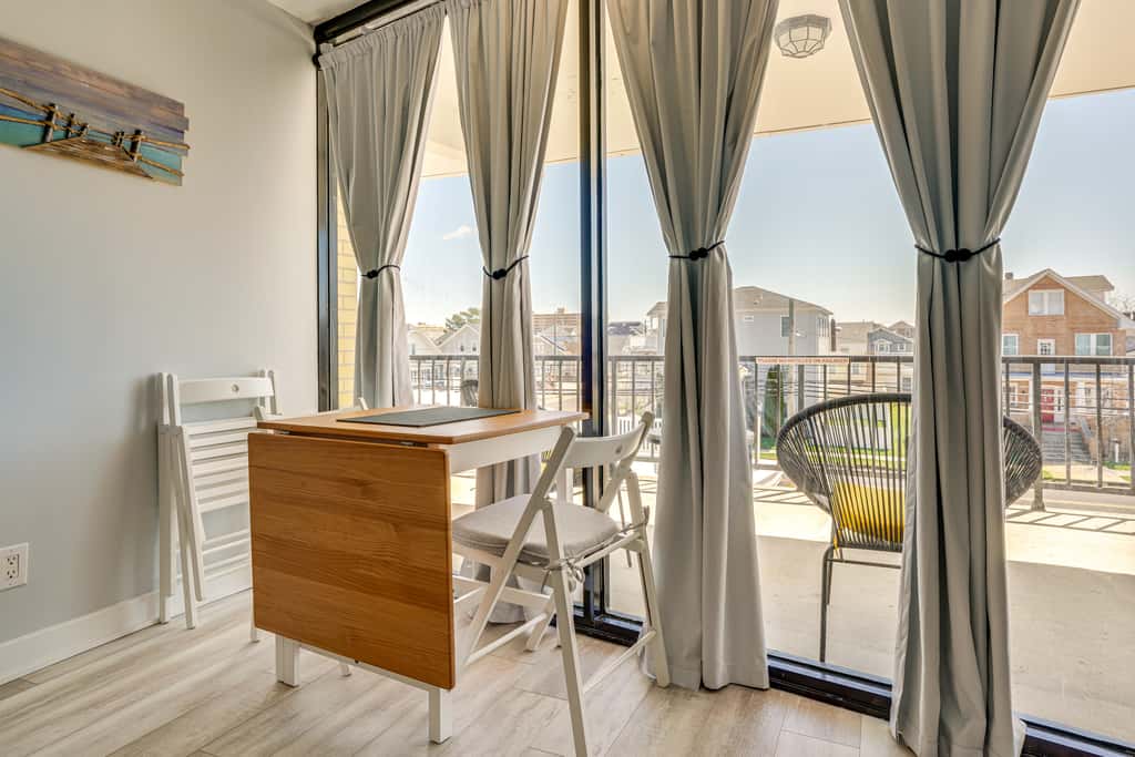 Walk to Beach: North Wildwood Condo w/ Pool Access