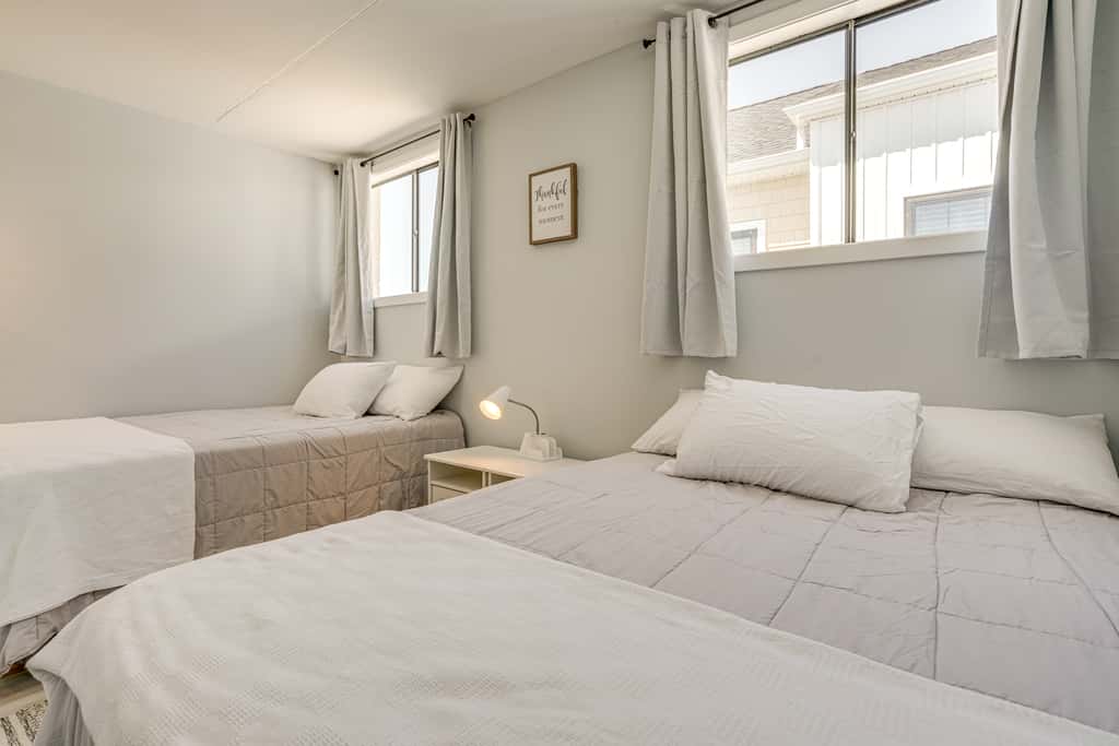 Walk to Beach: North Wildwood Condo w/ Pool Access