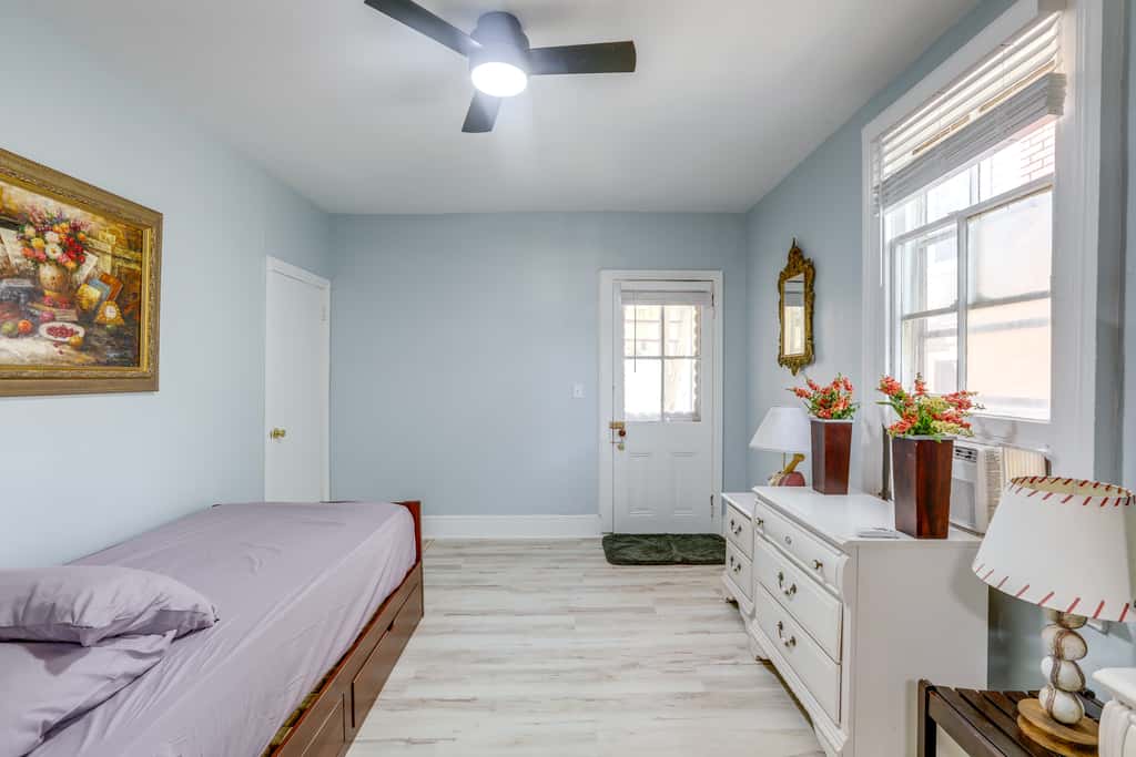 Walk to Beach & Dtwn: Apt in Ocean Grove