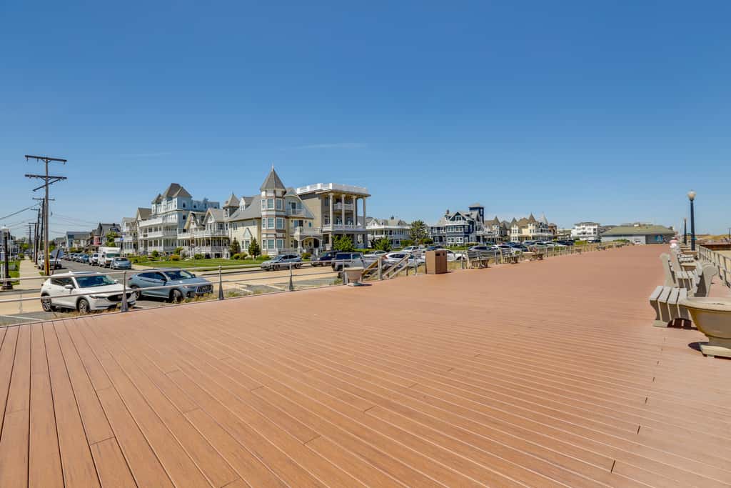 Walk to Beach & Dtwn: Apt in Ocean Grove
