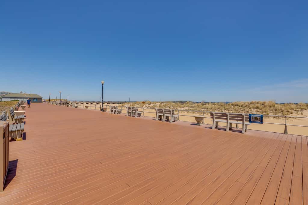 Walk to Beach & Dtwn: Apt in Ocean Grove
