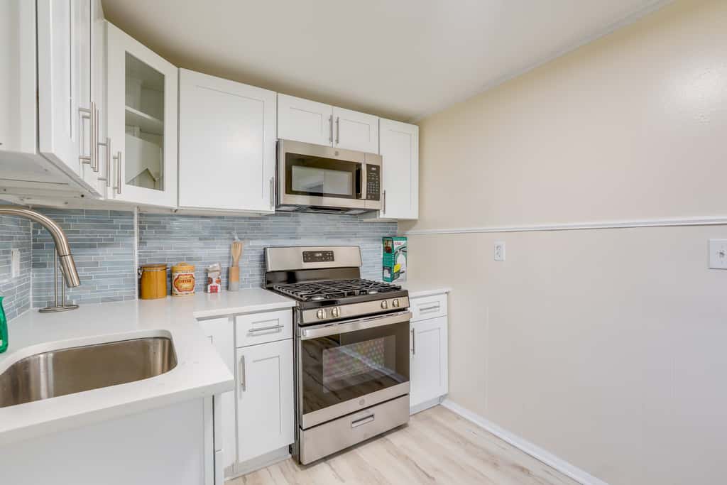 Walk to Beach & Dtwn: Apt in Ocean Grove