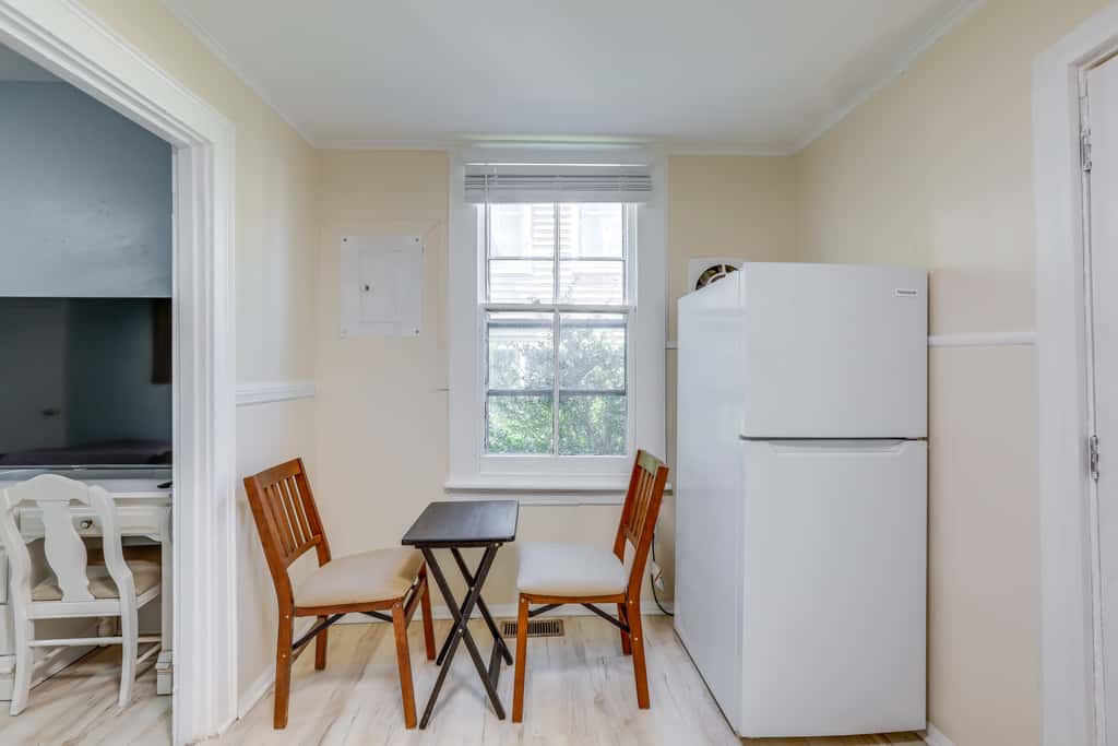 Walk to Beach & Dtwn: Apt in Ocean Grove
