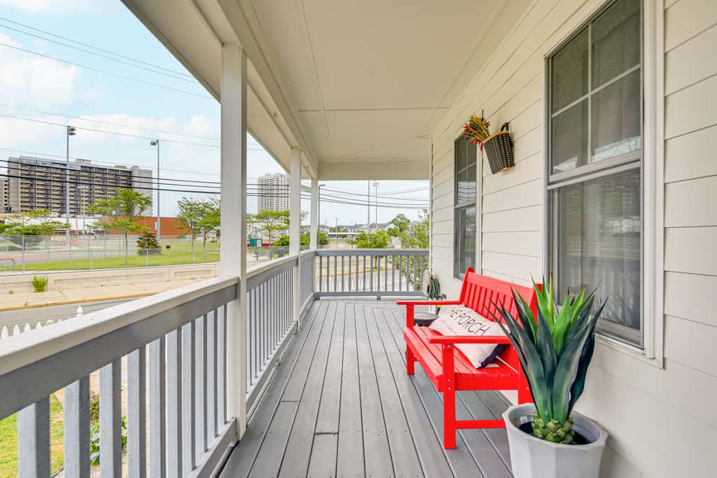 Luxe & Cozy Gem: Walk to Beach & Boardwalk - Bikes