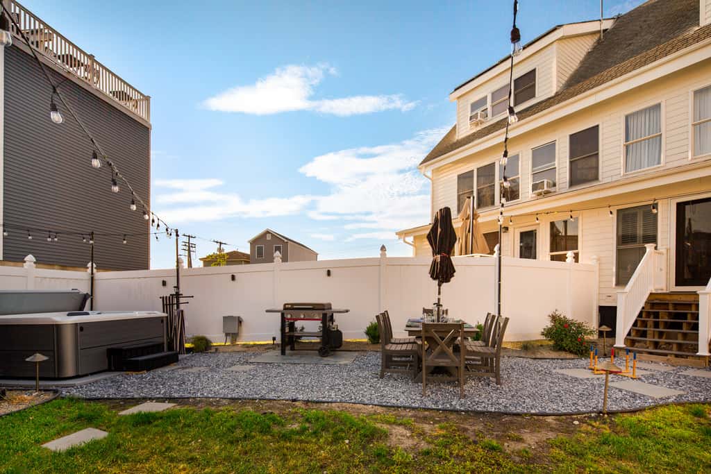 Luxe & Cozy Gem: Walk to Beach & Boardwalk - Bikes