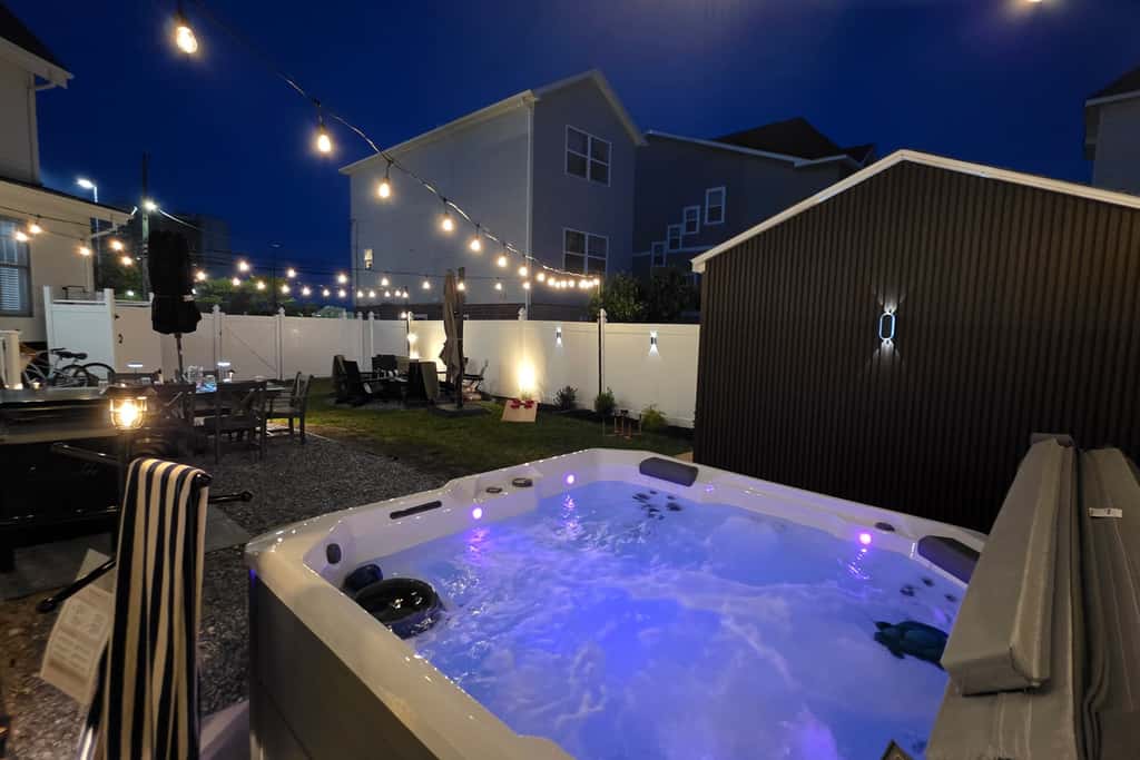 Luxe & Cozy Gem: Walk to Beach & Boardwalk - Bikes