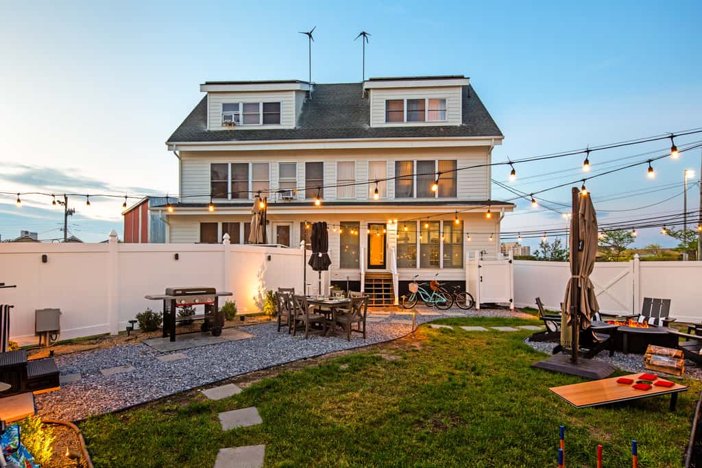 Luxe & Cozy Gem: Walk to Beach & Boardwalk - Bikes