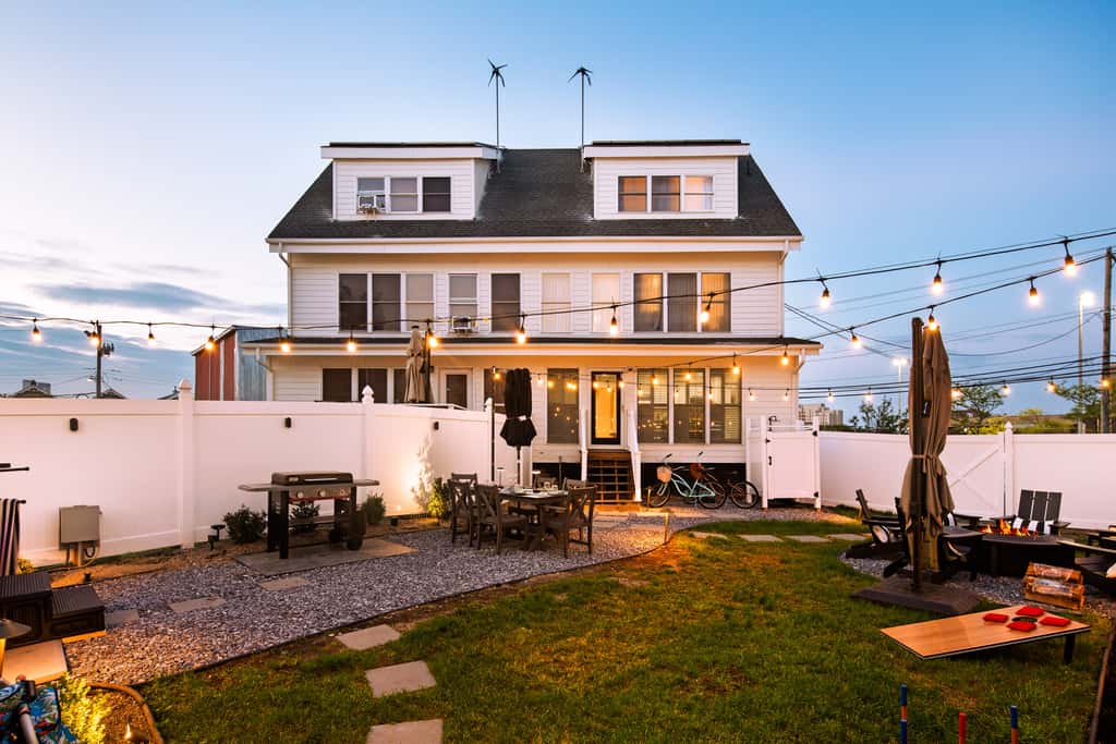 Luxe & Cozy Gem: Walk to Beach & Boardwalk - Bikes