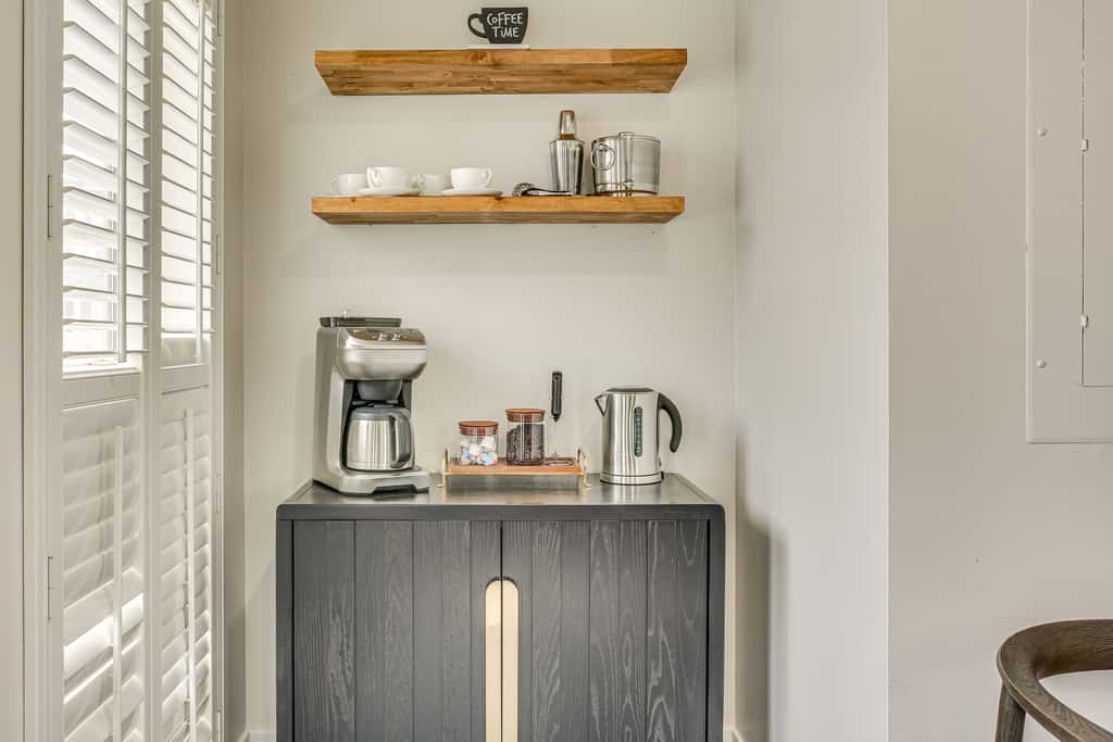 Luxe & Cozy Gem: Walk to Beach & Boardwalk - Bikes