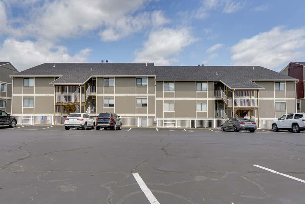 Tranquil Osage Beach Condo w/ Waterfront Decks!
