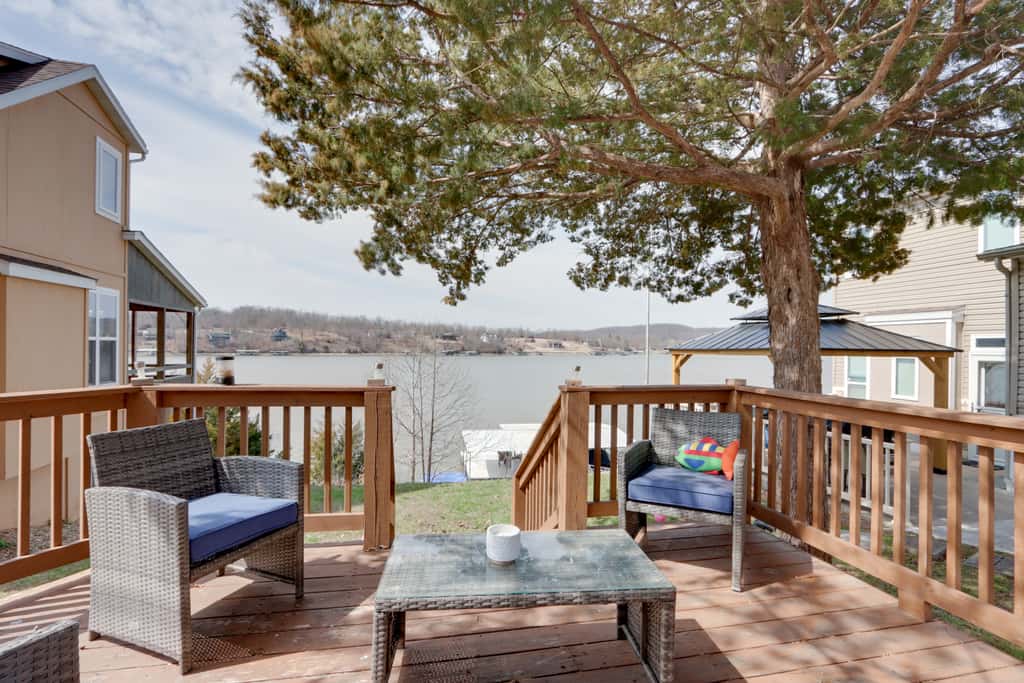 Cozy Camdenton Cottage w/ Deck + Boat Dock Access!