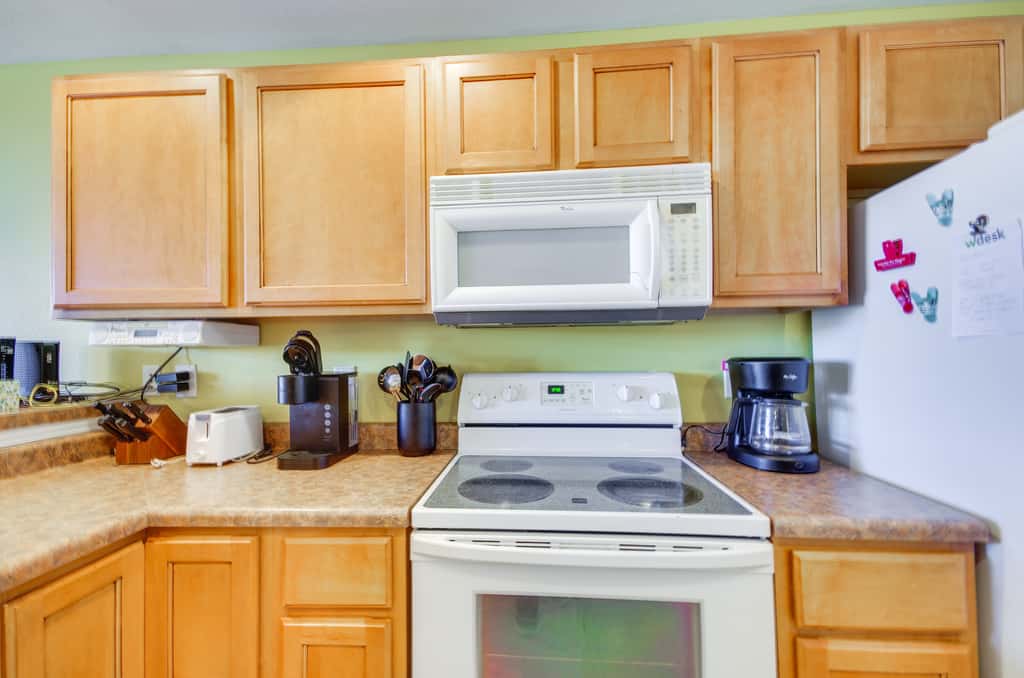 Lakefront Osage Beach Condo: Balcony & Pool Access