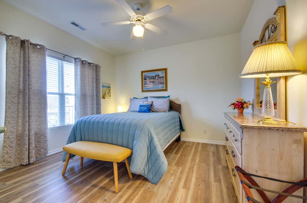 Lakefront Osage Beach Condo: Dock Your Boat Here!