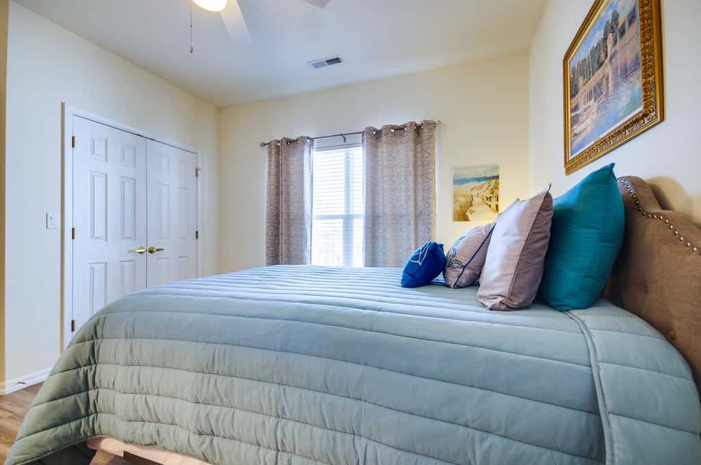 Lakefront Osage Beach Condo: Dock Your Boat Here!