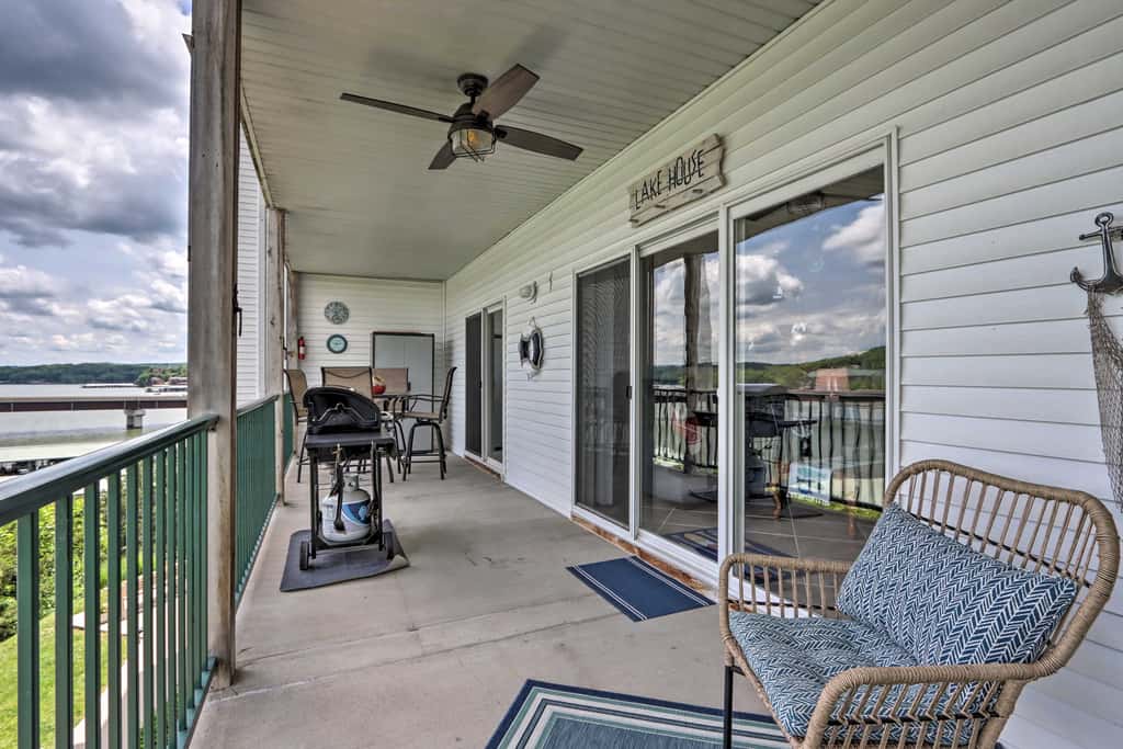 Balcony & Seasonal Pool: Lakefront Ozark Condo