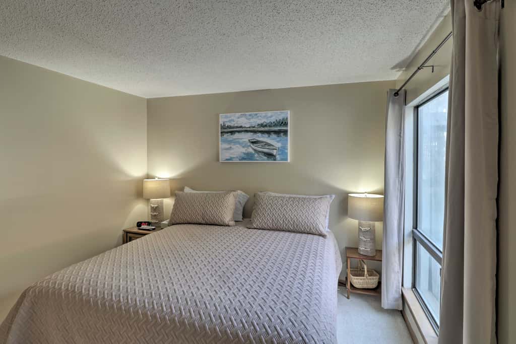 Pool + Fishing Docks: Couple's Lake Ozark Condo