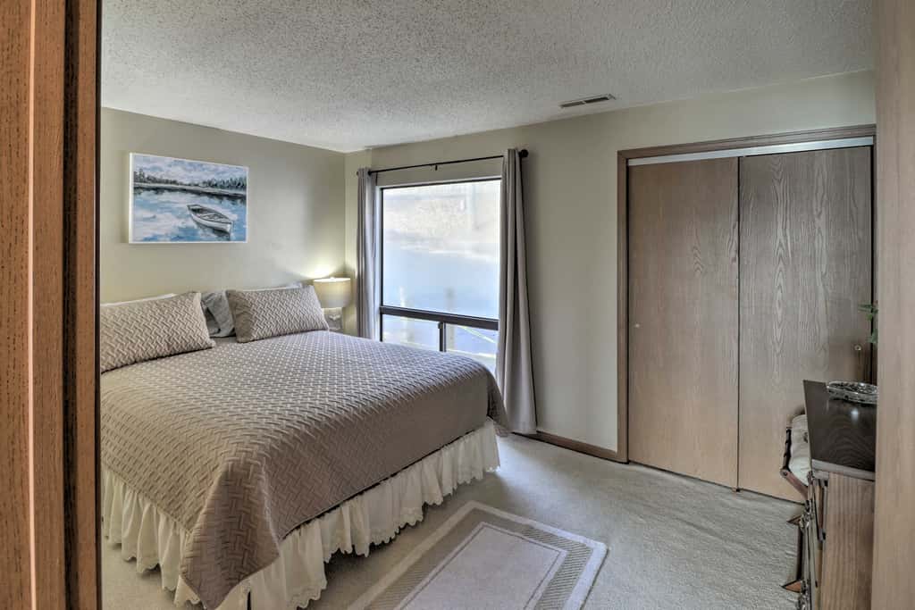 Pool + Fishing Docks: Couple's Lake Ozark Condo