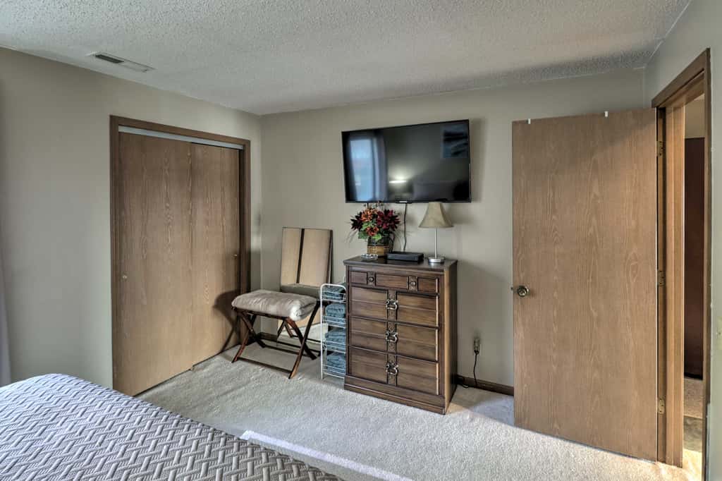 Pool + Fishing Docks: Couple's Lake Ozark Condo