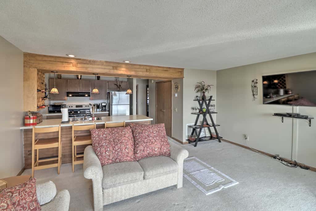 Pool + Fishing Docks: Couple's Lake Ozark Condo