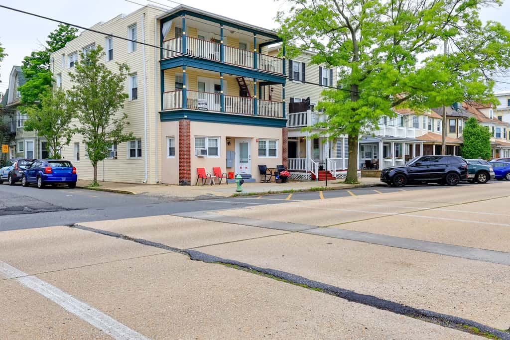 Walk to Downtown & Beach: Ocean Grove Apartment!