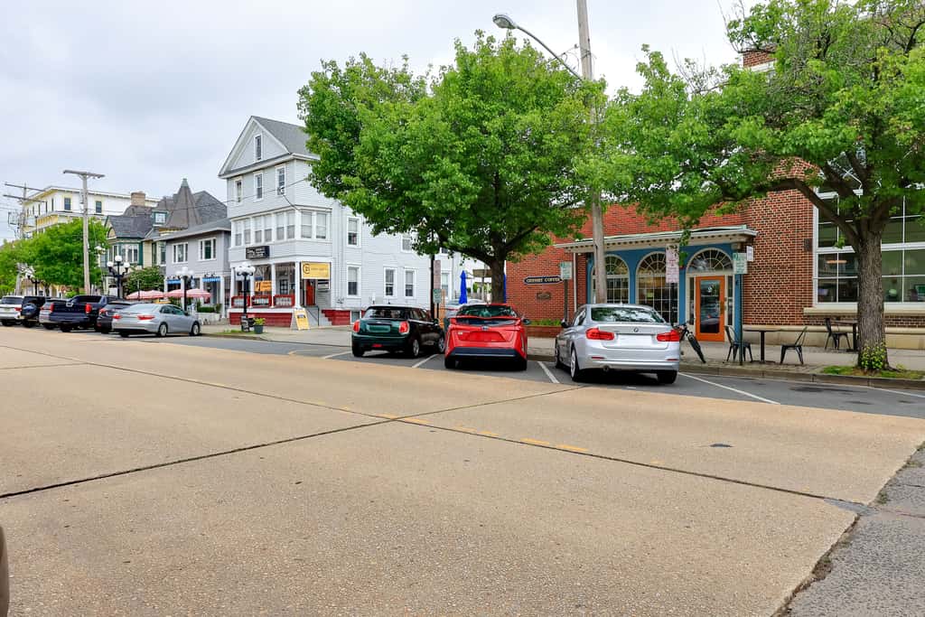 Walk to Downtown & Beach: Ocean Grove Apartment!