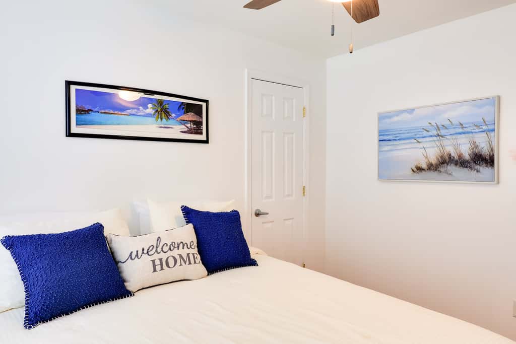 Walk to Downtown & Beach: Ocean Grove Apartment!