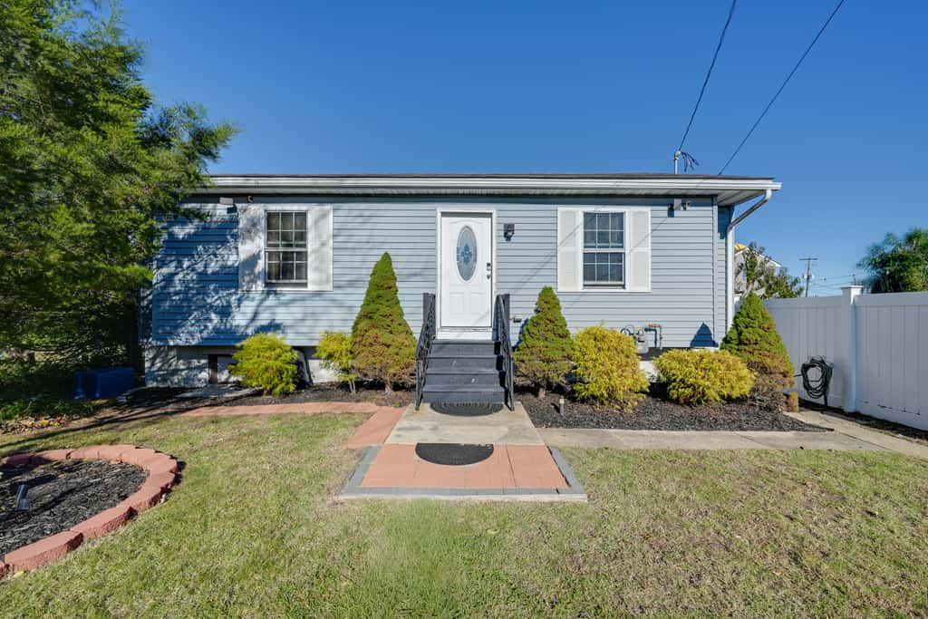 Walk to Wildwood Beach: Family Retreat w/ Yard!