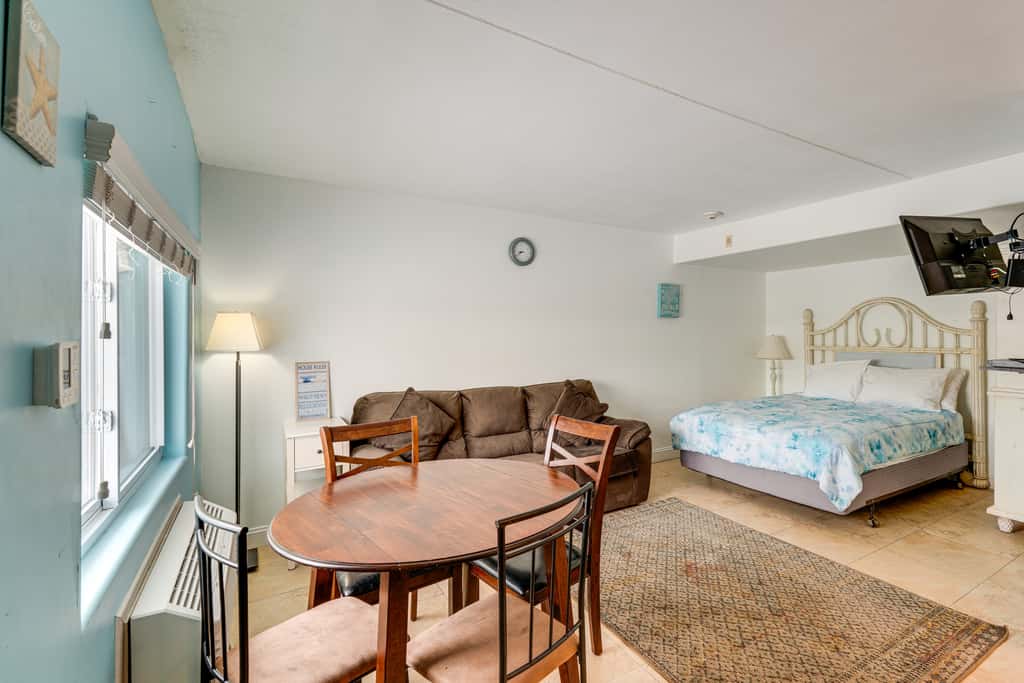 Walk to Shore! Family Haven w/ Pool in Ocean City
