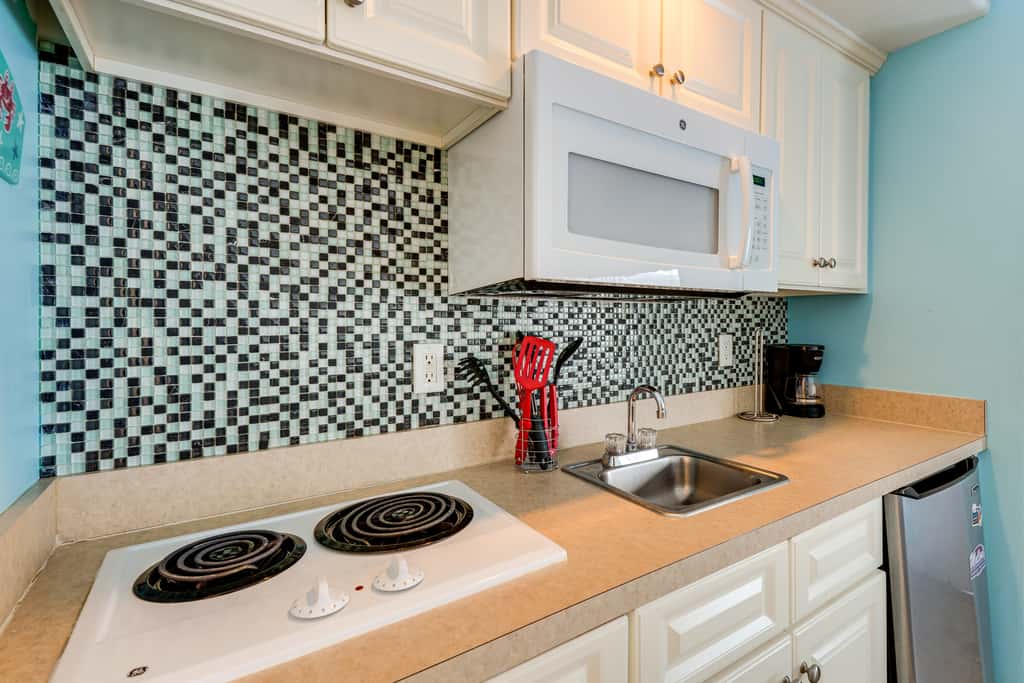 Walk to Shore! Family Haven w/ Pool in Ocean City