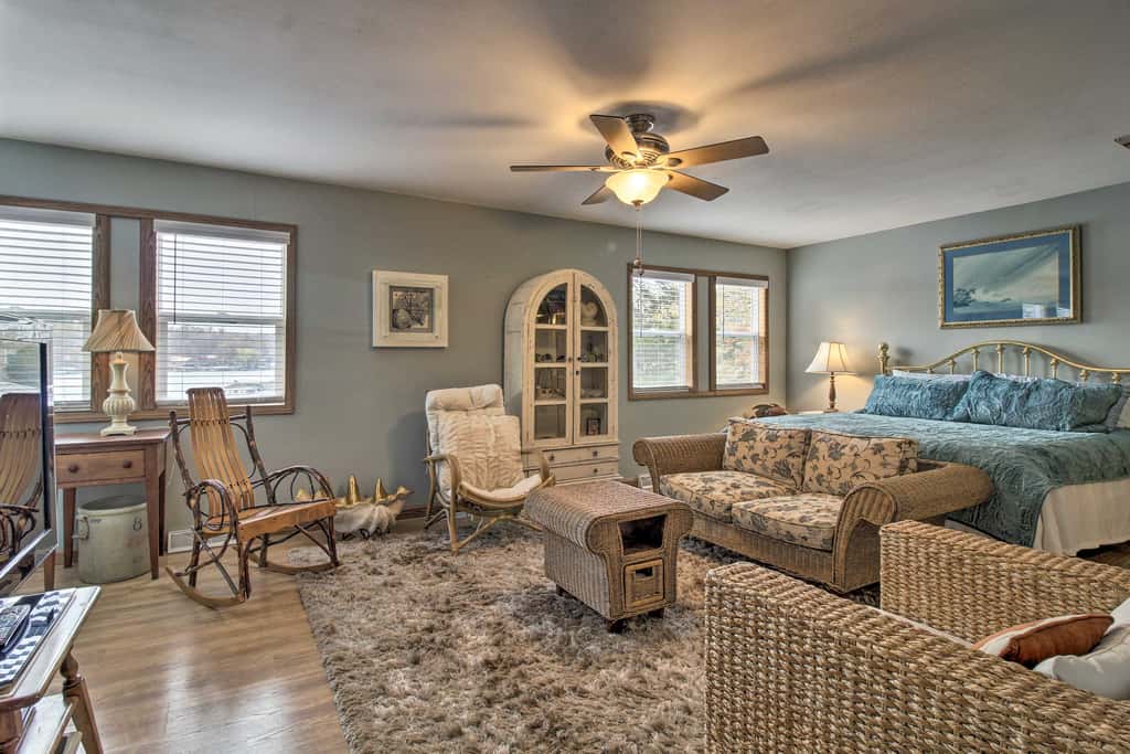 ‘Lily Pad’ Oasis w/ Dock on Lake of the Ozarks!