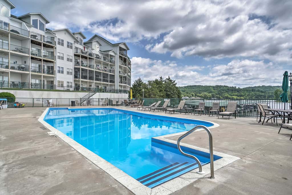 2 Pools! Group-Friendly Unit on Lake of the Ozarks