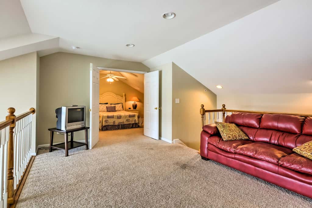 2 Pools! Group-Friendly Unit on Lake of the Ozarks
