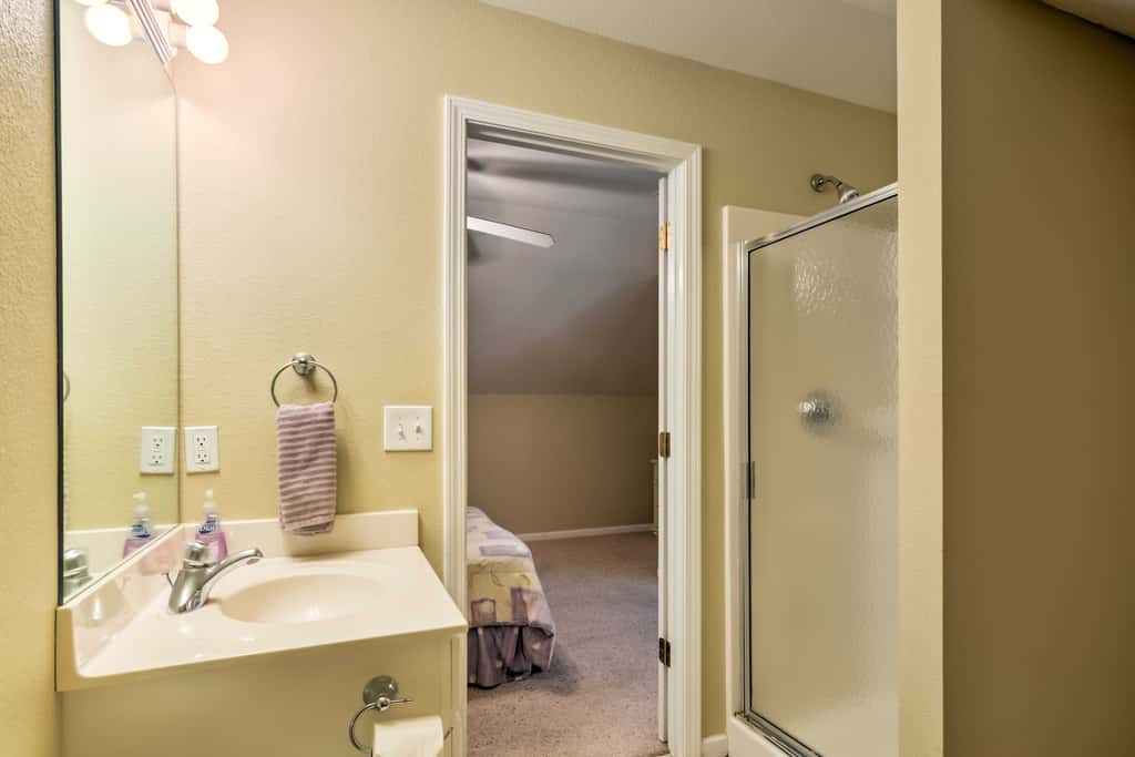 2 Pools! Group-Friendly Unit on Lake of the Ozarks