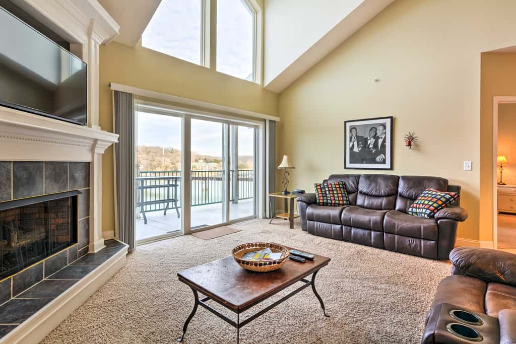 2 Pools! Group-Friendly Unit on Lake of the Ozarks