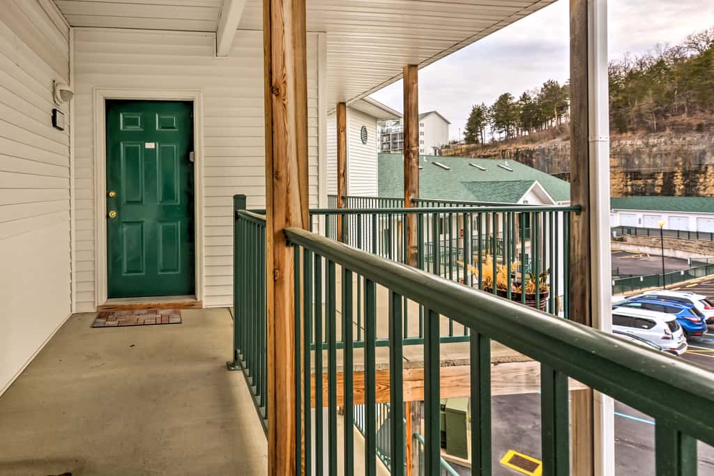 2 Pools! Group-Friendly Unit on Lake of the Ozarks