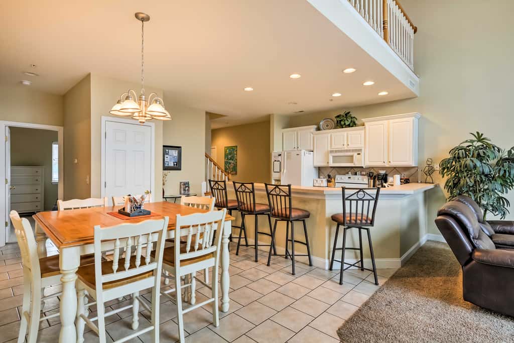 2 Pools! Group-Friendly Unit on Lake of the Ozarks