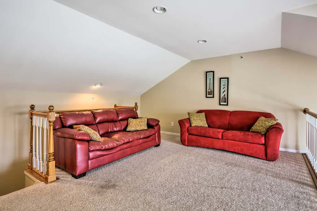 2 Pools! Group-Friendly Unit on Lake of the Ozarks